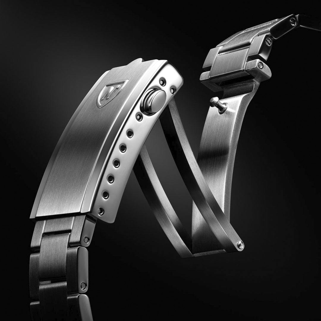 naataiga•*¨*•.¸♬︎ Nivada Grenchen F77 Meteorite Automatic – 68008A77 – Little