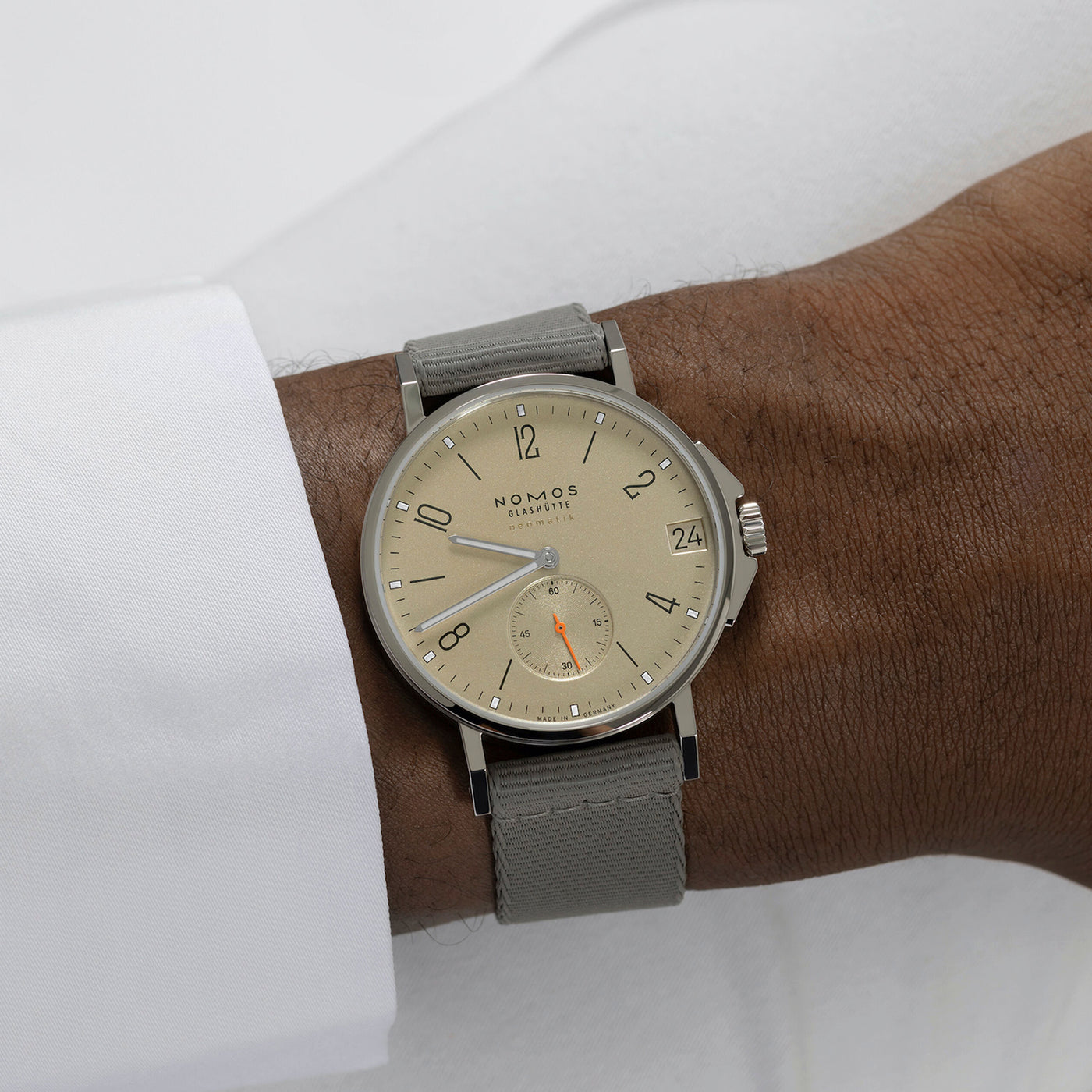 Nomos Glashütte Ahoi Neomatik 38 Date Sand Automatic – 527