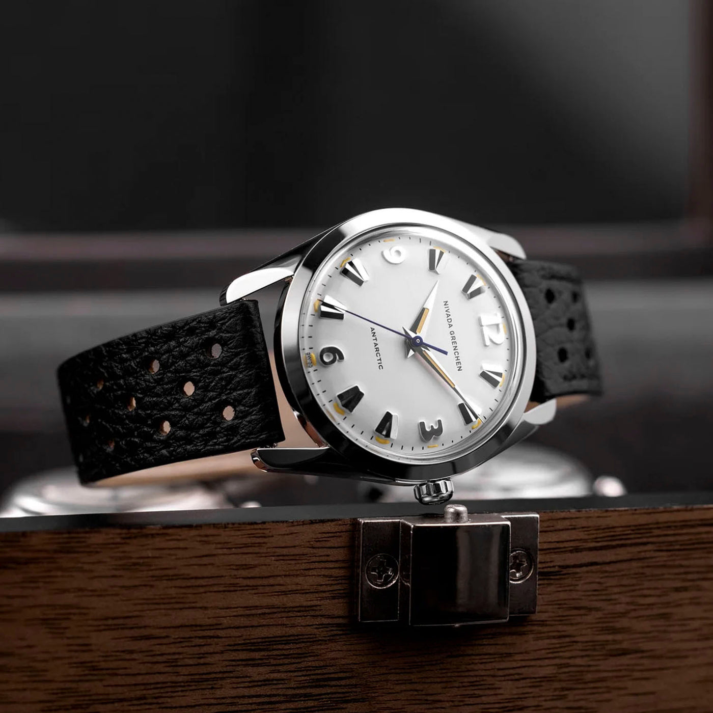 Nivada Grenchen Antarctic Stem Winding – 35005M40