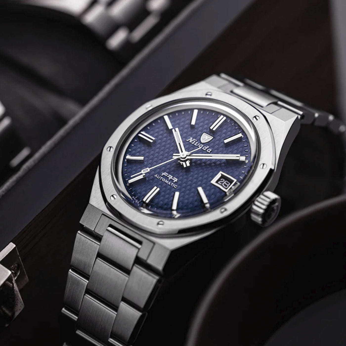 Nivada Grenchen F77 Automatic – 69001A77